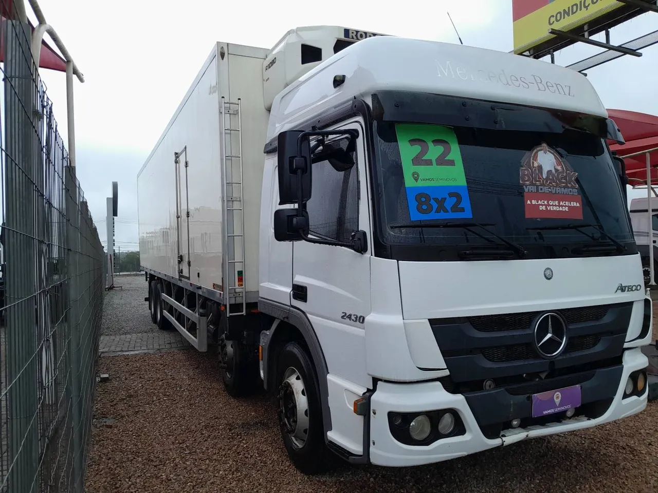 Mercedes-Benz Atego Atego 2430 6x2 2p (diesel)(E5)  2021/2022 Vamos Seminovos Curitiba