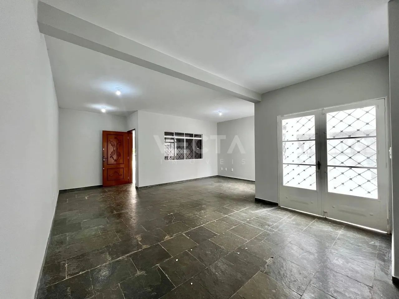 Charmosa Casa Assobradada para Locação no Bairro Cidade Nova - Perto do Plaza Avenida Shop - Foto 2