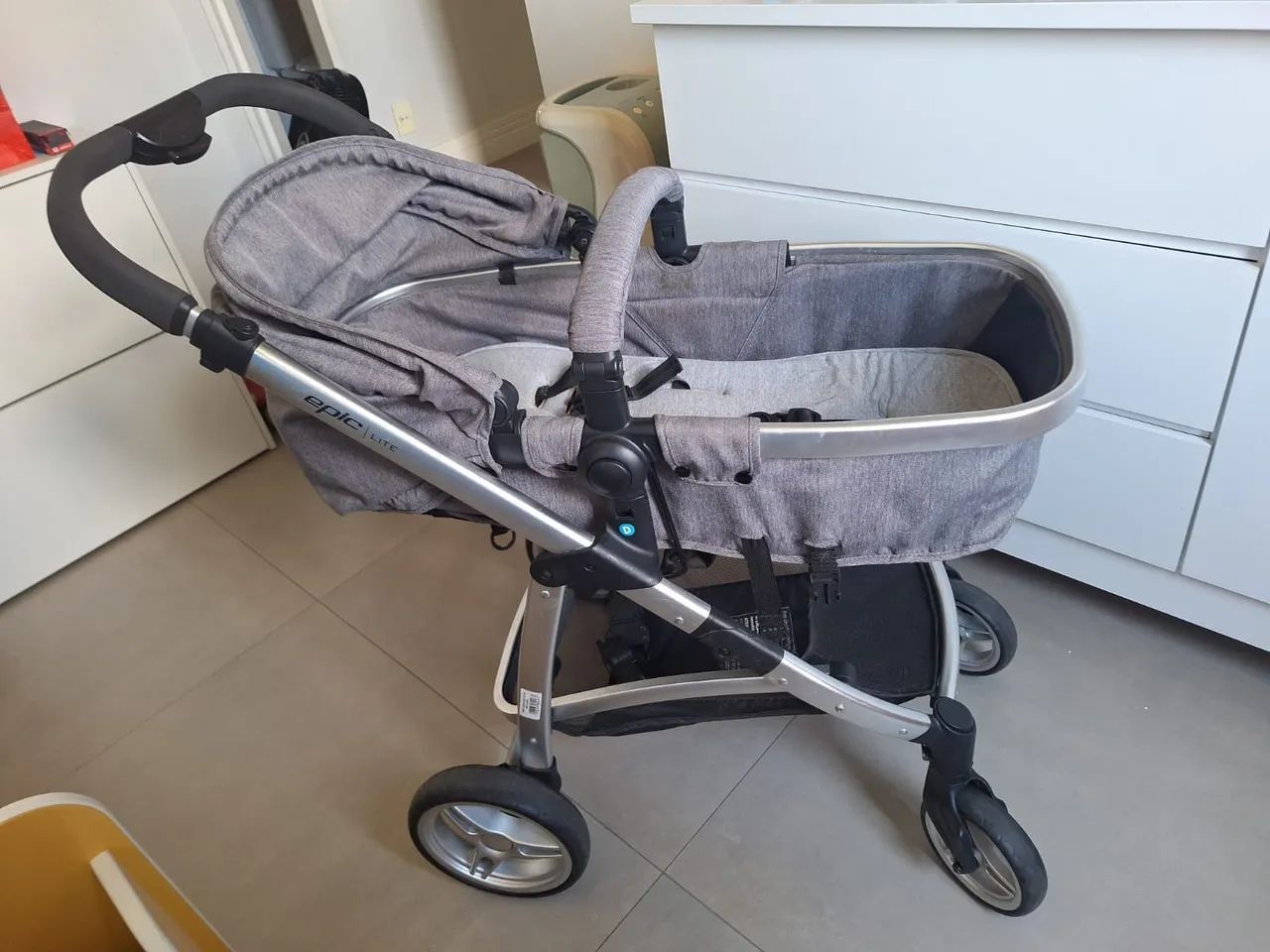 Travel System Epic Lite Infanti - Carrinho de bebê, Bebê conforto e base isofix - Foto 2