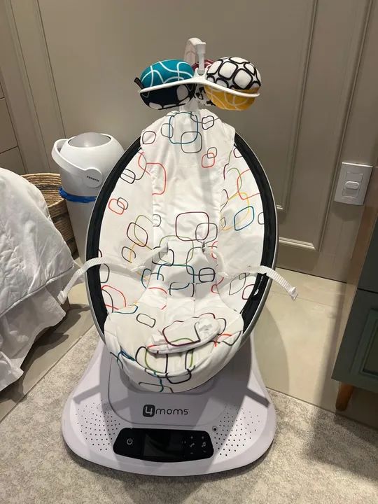 Cadeira mamaroo 4 Moms - musical cadeirinha de balanço  - Foto 3