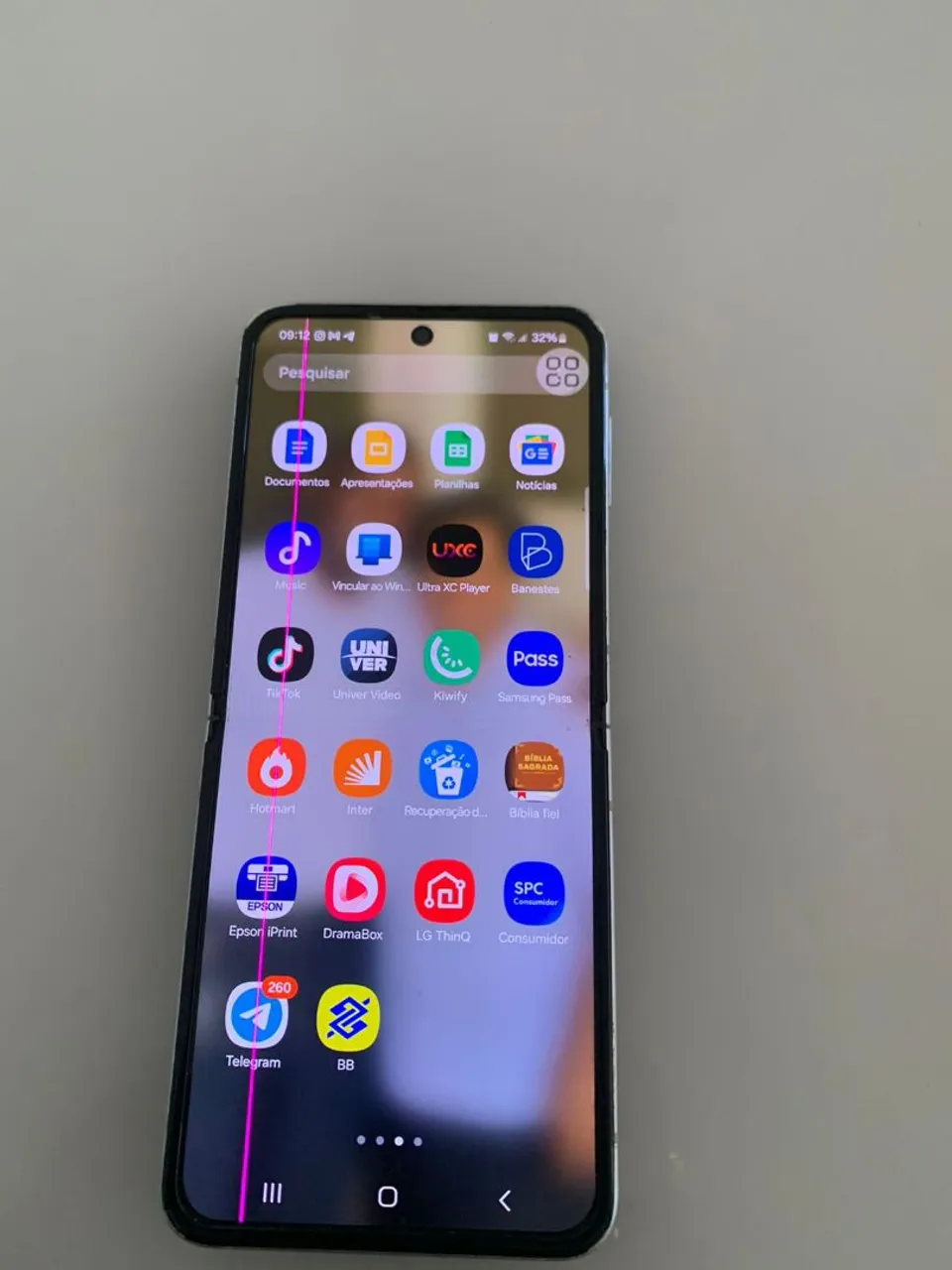 Sa.sung flip3 usado é com uma lista na tela tudo funcionando