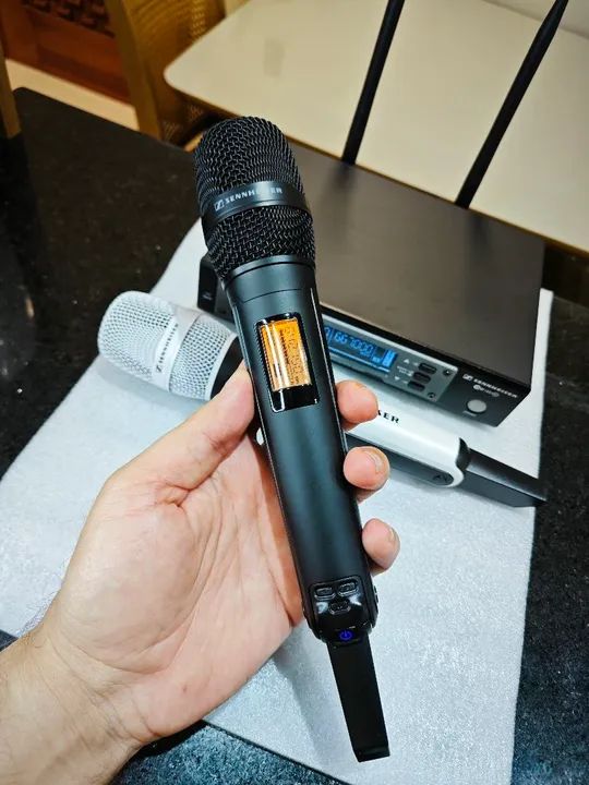 MICROFONE SENNHEISER EW135 DUPLO PROFISSIONAL  PRETO/BRANCO - Foto 3