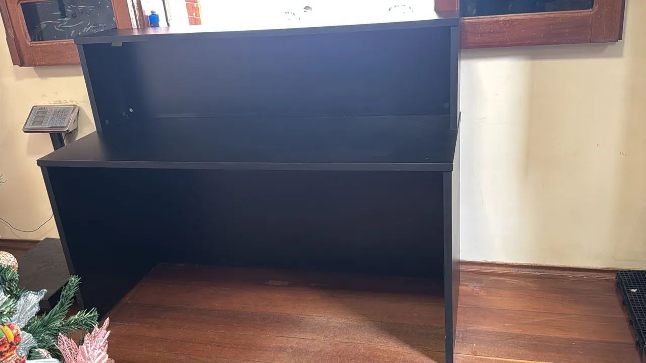 Balcão em MDF preto<br><br>1,90 de comprimento<br>1,20 de altura<br>0,75 de largura - Foto 4