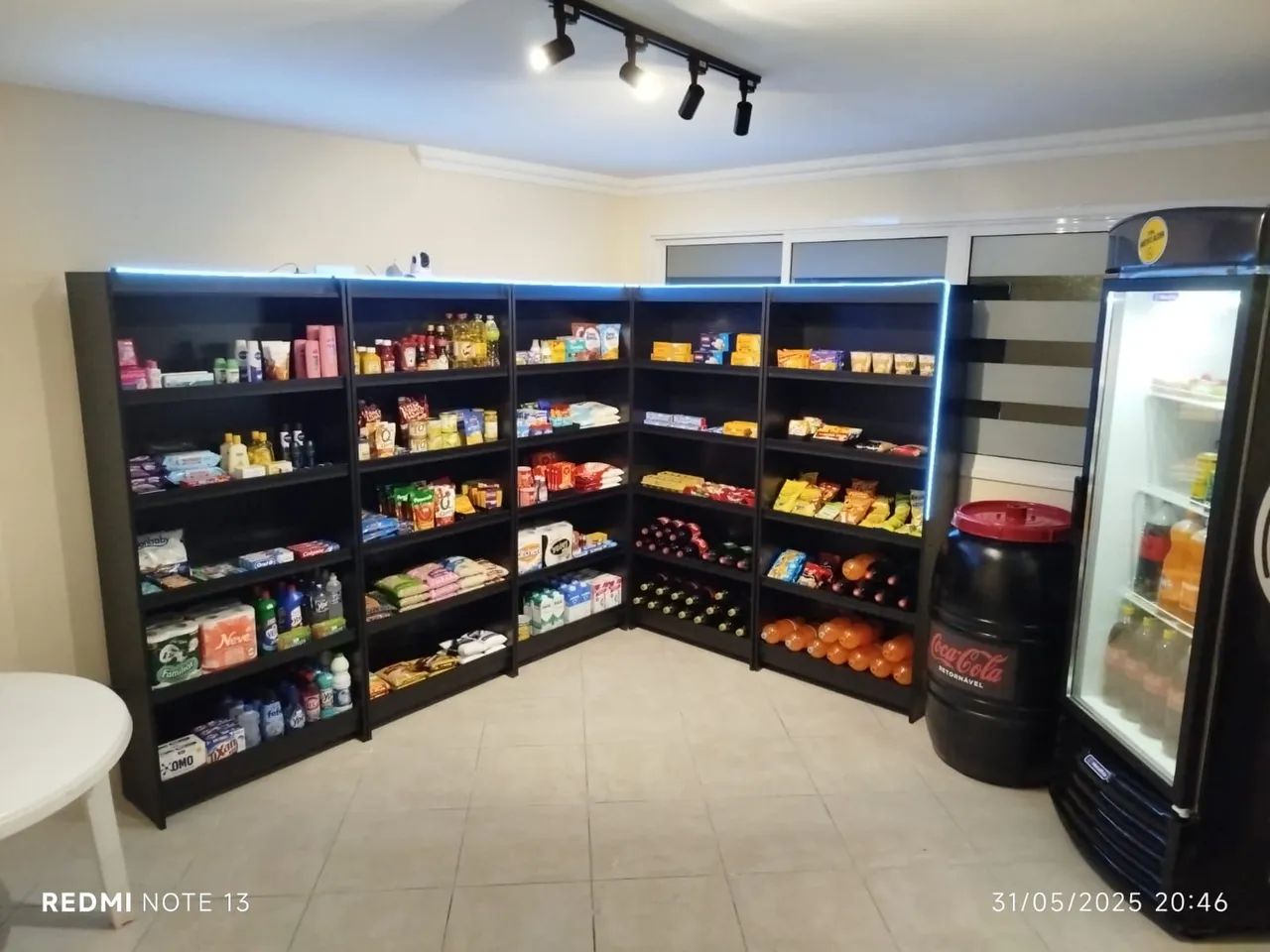 Prateleiras para comércio - Organização e exposição MDF 