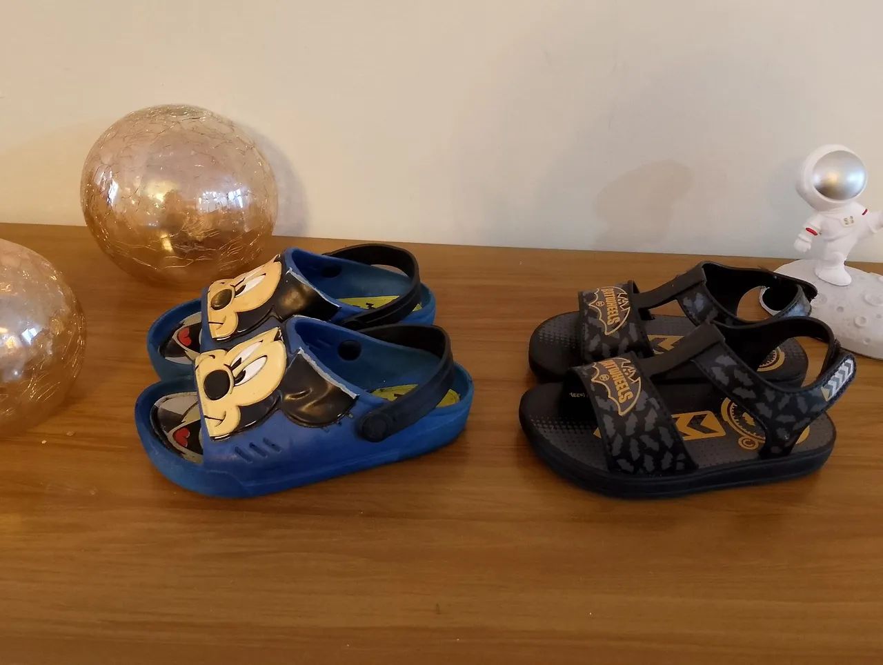 Sandálias infantis Mickey e Batman - Tam  22 - Foto 4