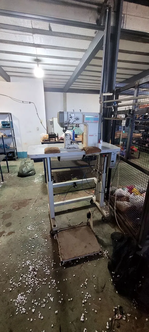 Máquina de Costura Industrial PFAFF 591 com Pneumática - Pronta pra Trabalhar!<br>