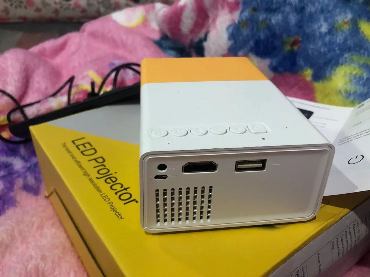 Projetor LED Portátil - Alta Resolução - Novo - Foto 2