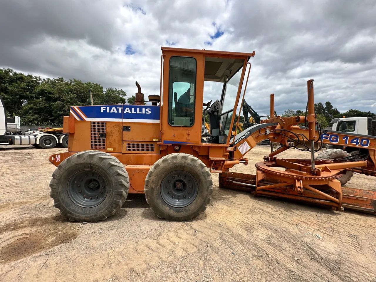 Motoniveladora Fiatallis FG 140 2003  - Foto 4