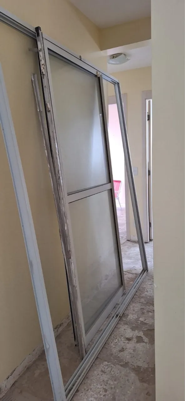 Porta em Vidro Comum de correr duas folhas 700