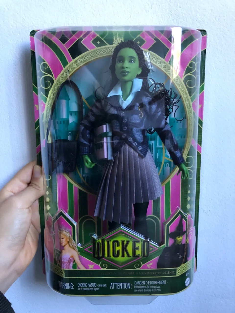 Boneca Elphaba Wicked uniforme lacrada