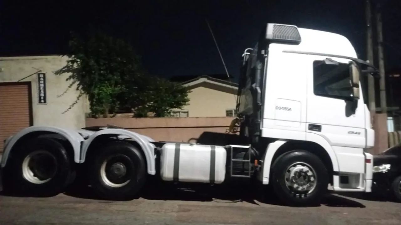 Caminhão Mercedes  2546 6x2 - Foto 4