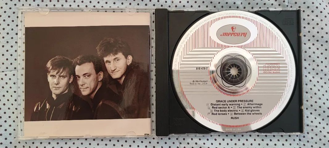 CD Rush - Grace Under Pressure (Importado) - Foto 3