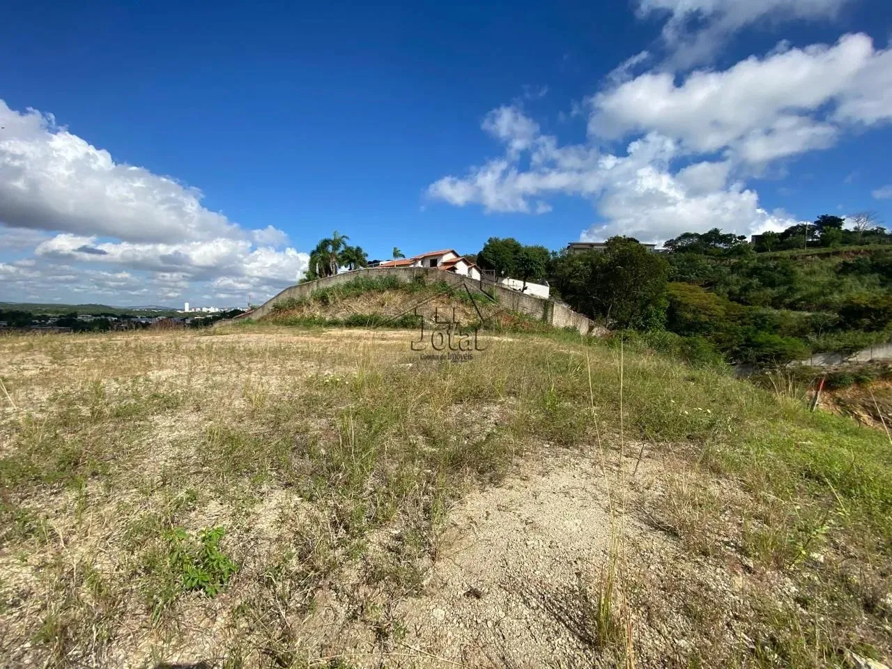 Terrenos de 4.300 m² nas Chácaras Braúnas - Governador Valadares - MG