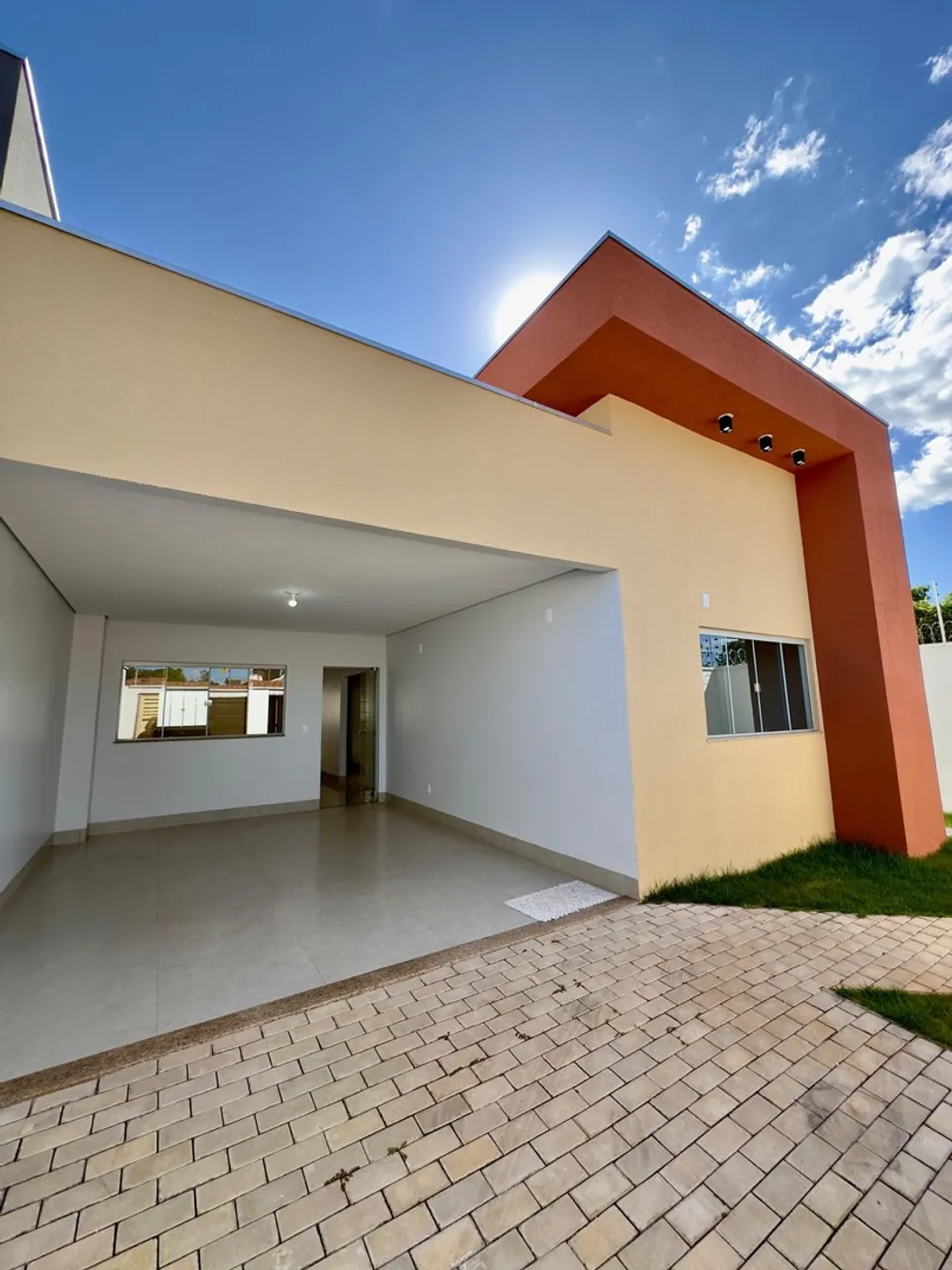 CASA LOTE ÚNICO (246 M2 ) - PRÓXIMO ANTIGO AEROPORTO