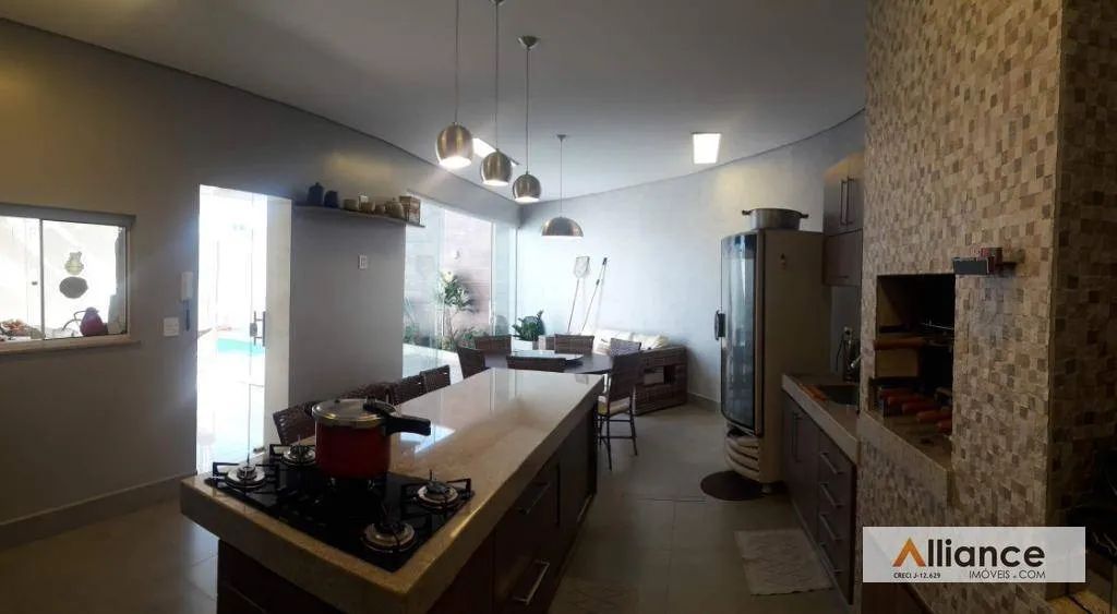 Casa 5 dorm 03 Suítes área de lazer à venda, 310 m² por R$ 1.400.000 - Werner Plaas - Amer