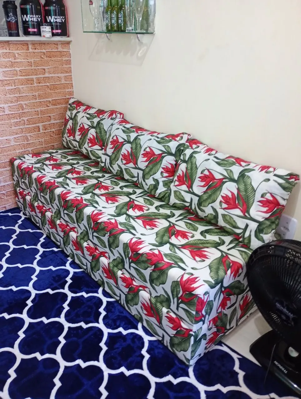 Sofá Cama Floral 3 Lugares 200,00