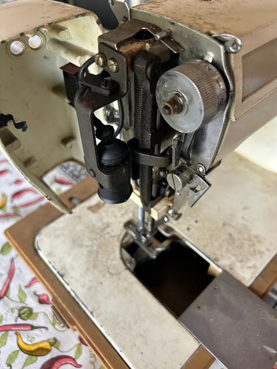 Máquina de costura Elgin Zing zag ! - Foto 2