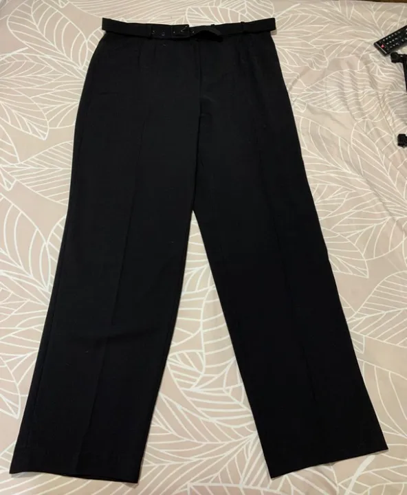 Calça Feminina Alfaiataria com Cinto