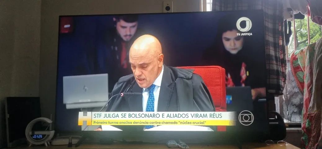 Smart Tv 58 polegadas Hiesense # Nova com garantia e nota fiscal - Foto 2