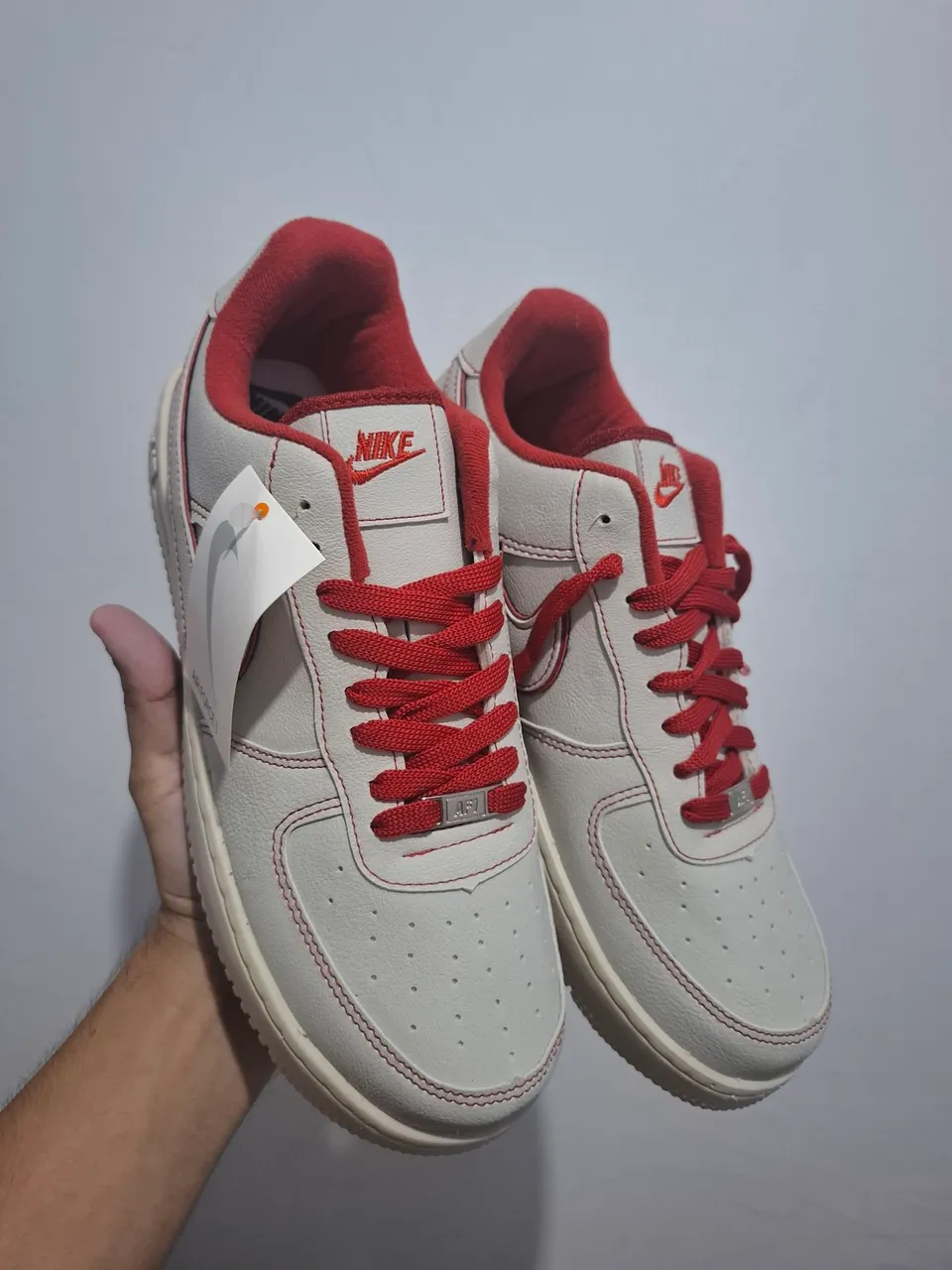 Nike Air Force 1 Low Vermelho e Bege