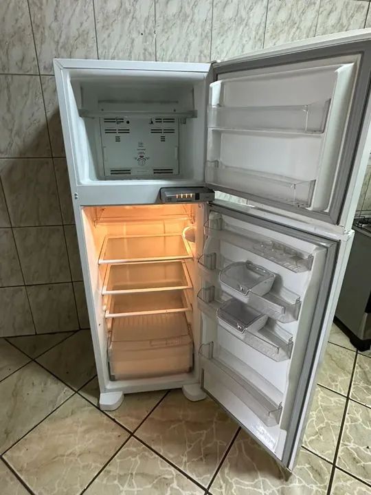 Geladeira Brastemp 2 Portas - Excelente Estado - Foto 2