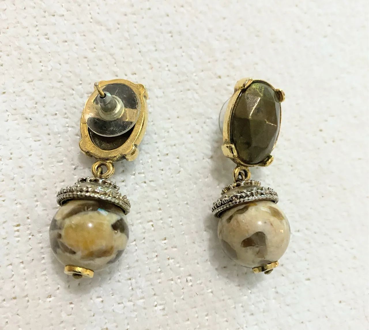 Vende-se par de Brincos com Jaspe natural com acabamento Dourado. R$ 25,00 - Foto 2