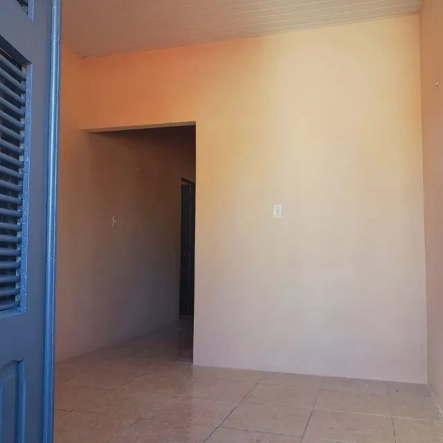 Alugo apartamento no Jangururssu, próximo a UPA da Av. Castelo de Castro!