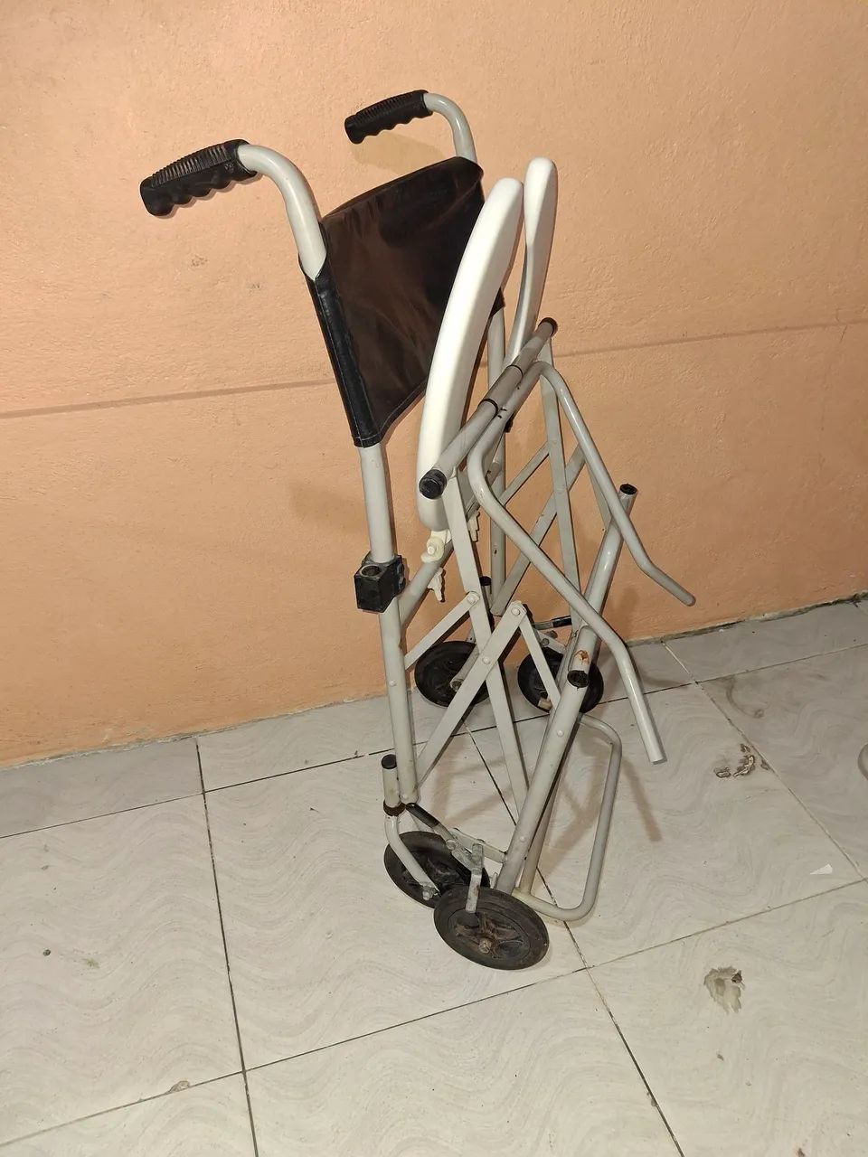 Cadeira de Banho com Rodas64596142568577122