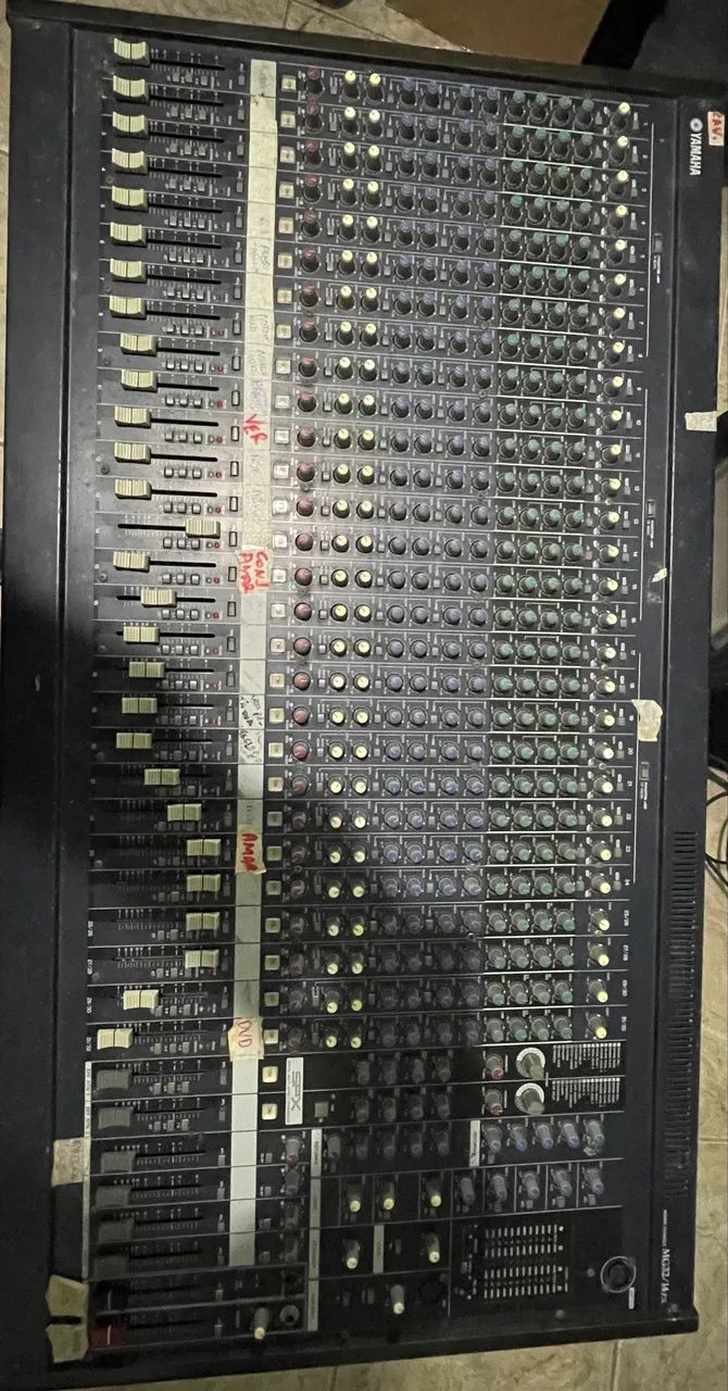 Mesa de Som 32 canais Yamaha - Foto 4