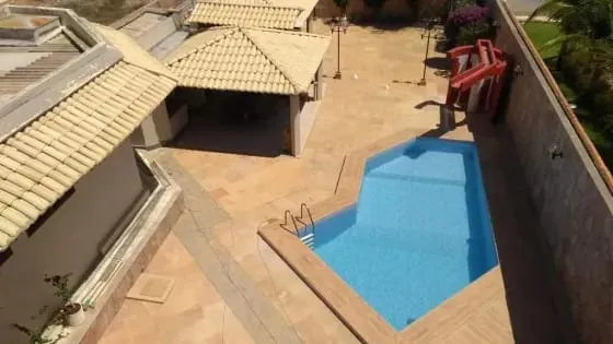**Sua Nova Casa dos Sonhos Espera por Você no Condomínio Portal das Águas!**