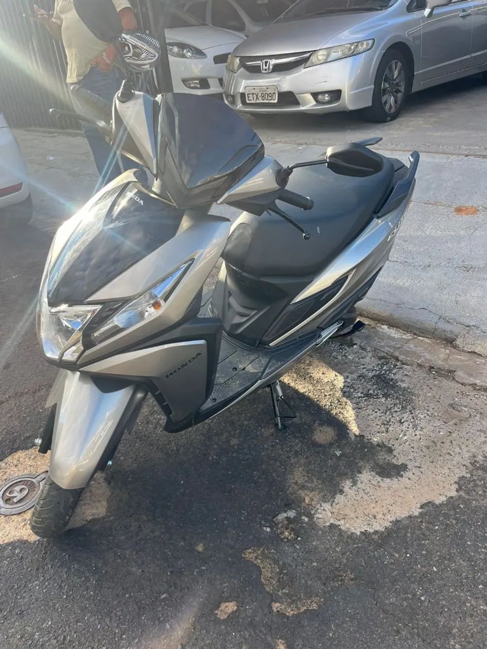 Vende-se moto BIZ zerada nova