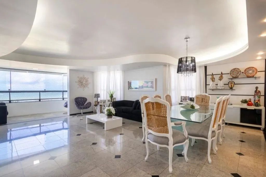 Apartamento frente mar Candeias à venda