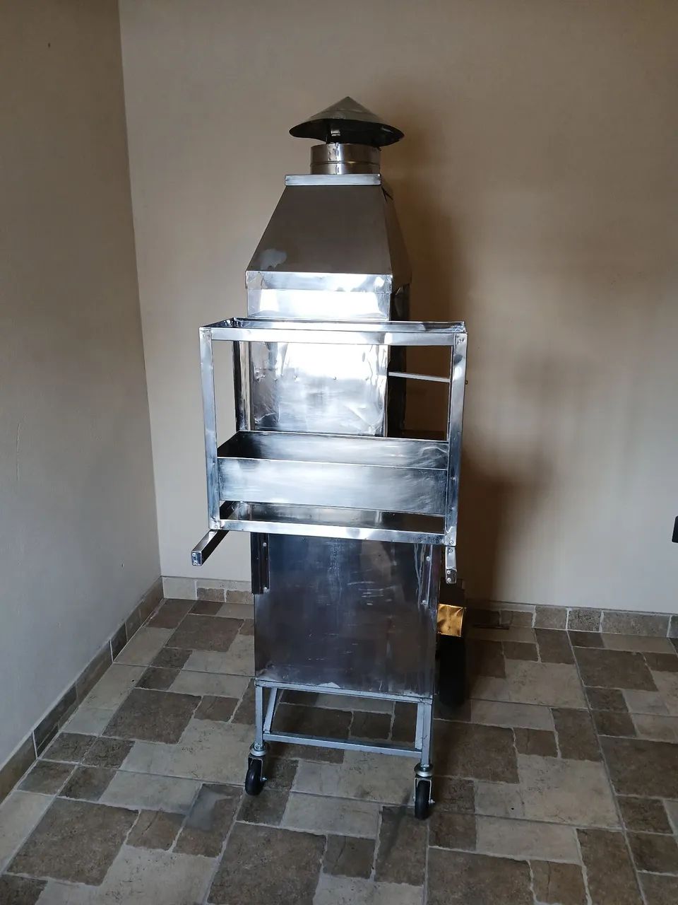 Carrinho de churrasco Inox com Chaminé - Ideal para Espetinho, Hambúrguer e Hot Dog - Foto 4