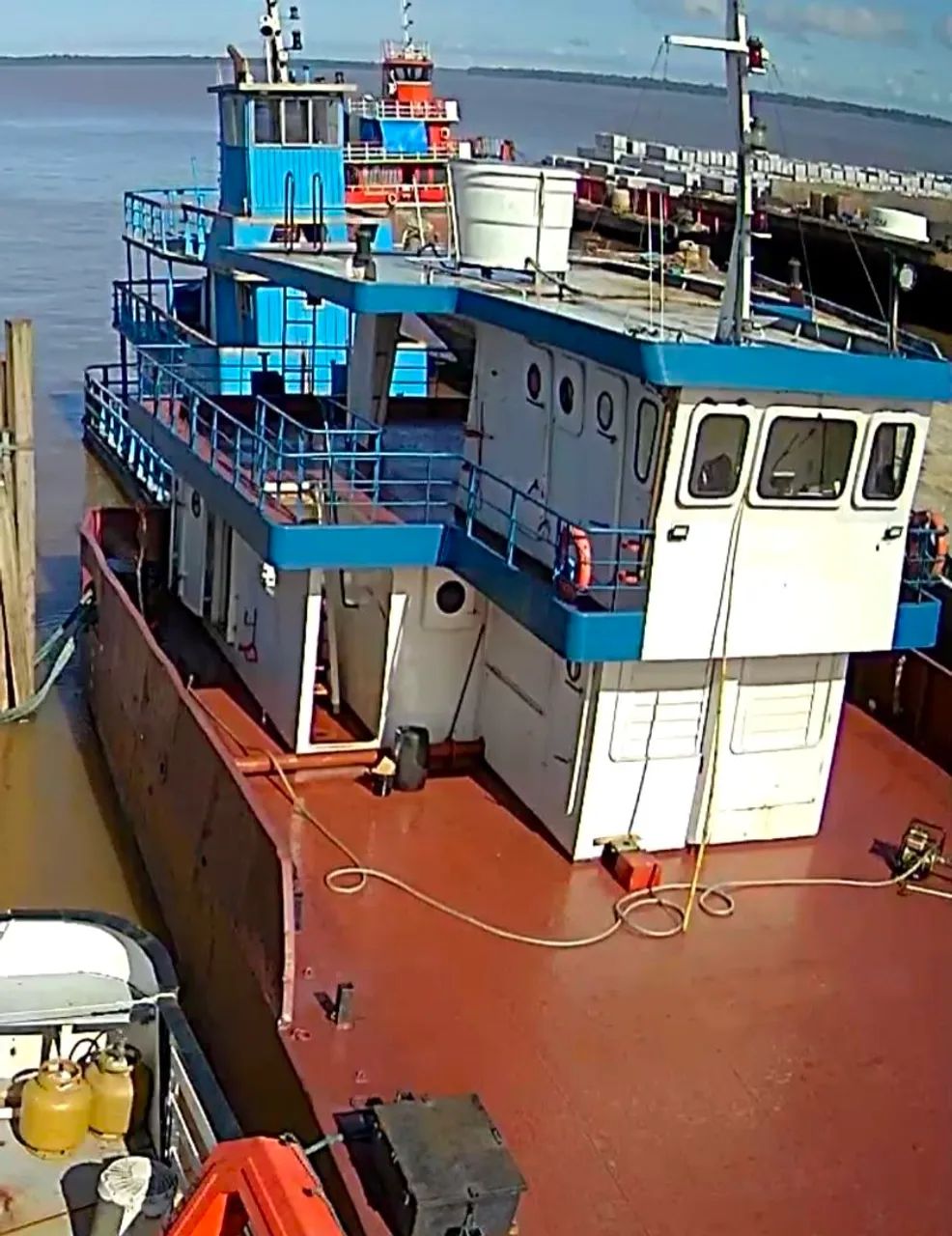 Ferry, balsa, chata - Foto 2