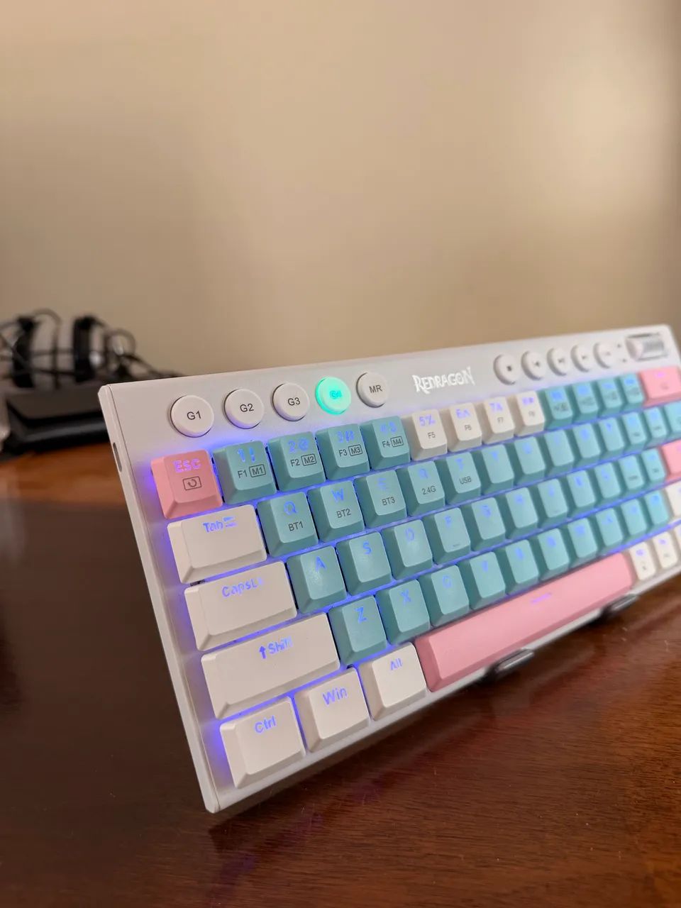 Teclado Gamer Redragon k609 RGB PRO Bluetooth - Foto 3