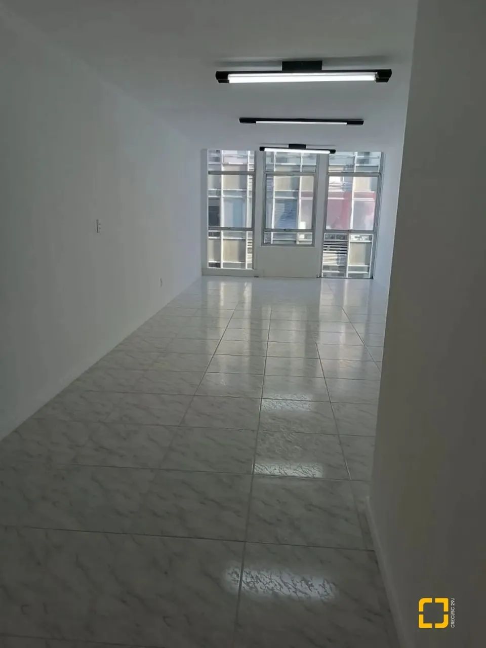 Sala à Venda no Centro de Florianópolis - Foto 2