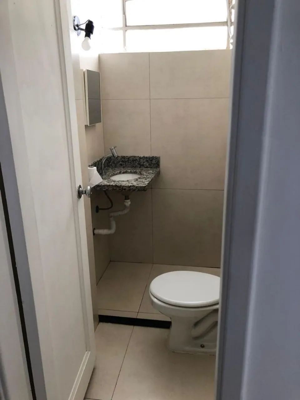 Kitnet Mobiliada no Centro - Pronta para Morar - Foto 5