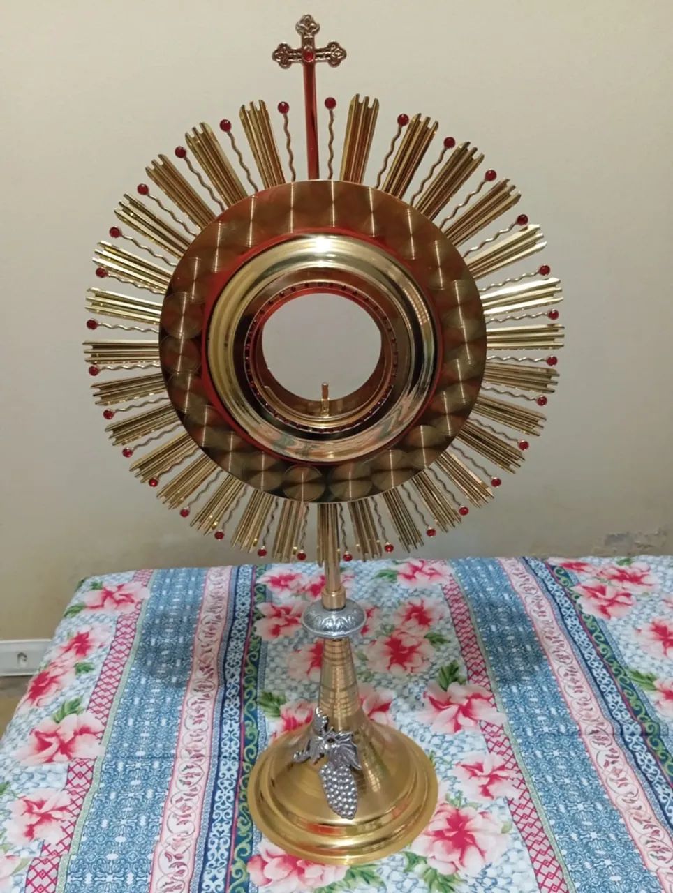 Vende-se ostensório 