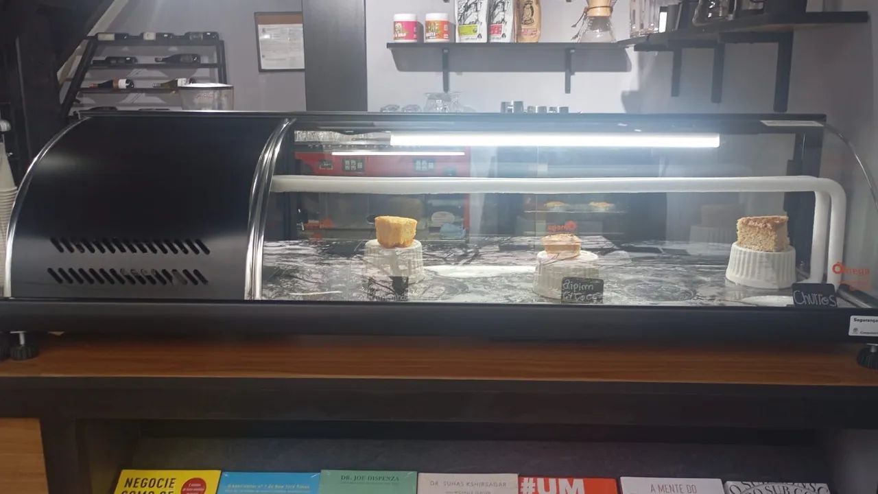 Expositora refrigerada para Doces e Sushi - Foto 4
