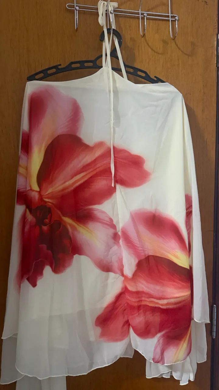 Vestido feminino fluido 