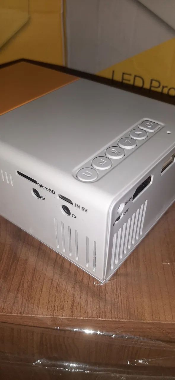 Projetor portatil YG300 led  - Foto 3
