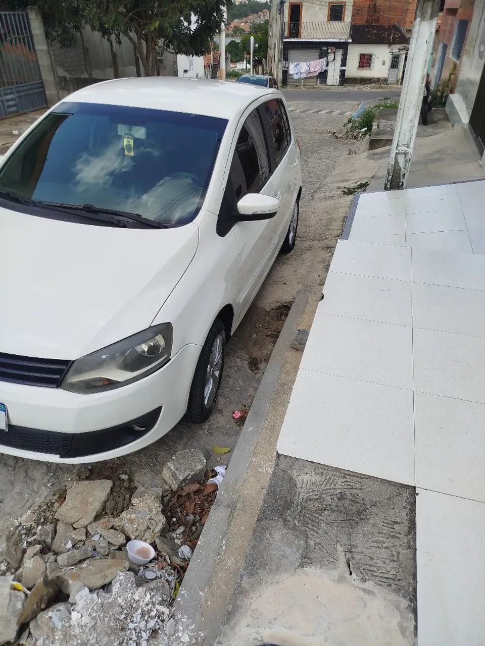 Volkswagen Fox 1.0 MI Total Flex 8V 5P 2014 - Foto 4