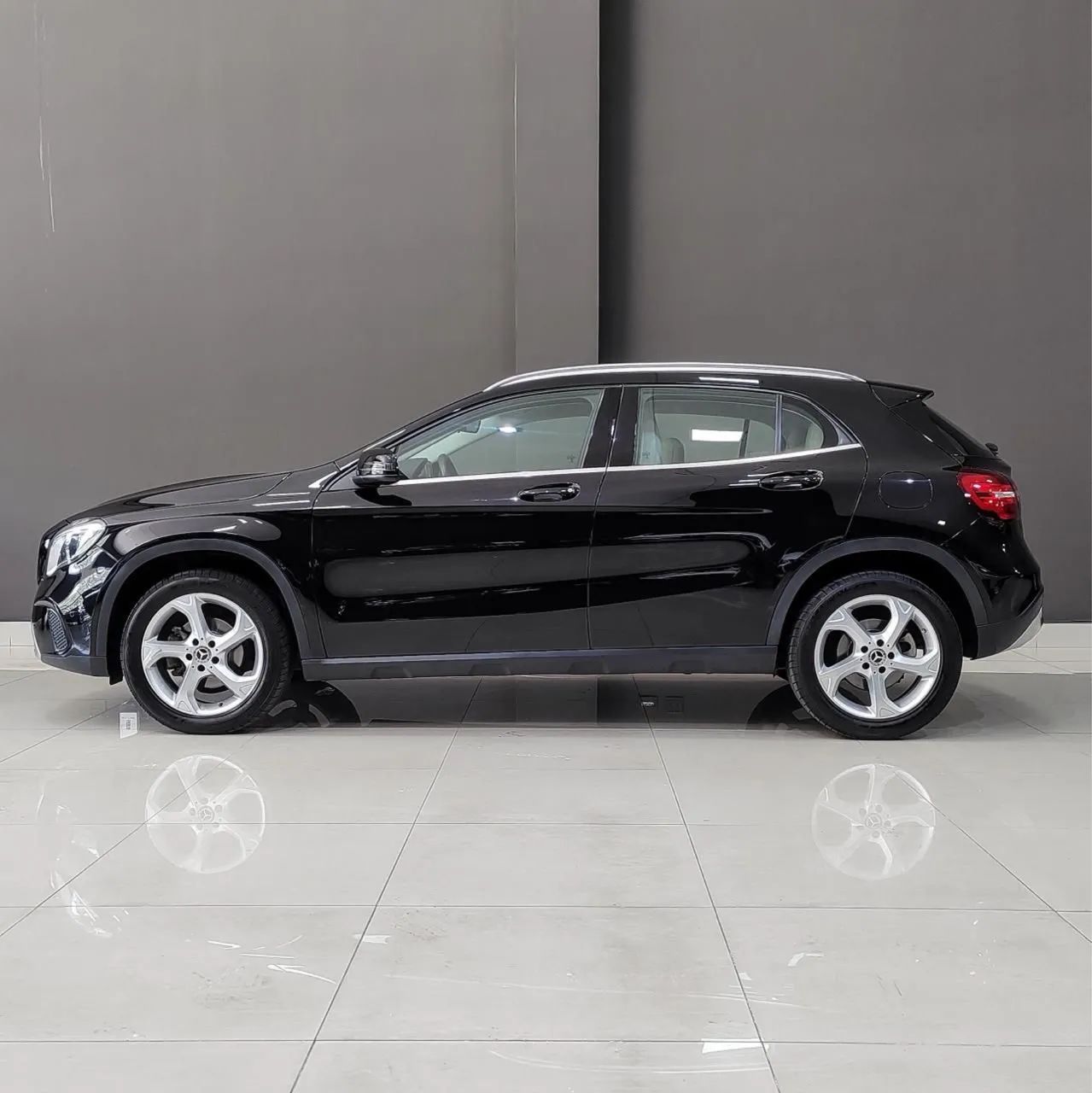 Mercedes-Benz GLA 200 Adv. 1.6/1.6 TB 16V Flex Aut. 2019