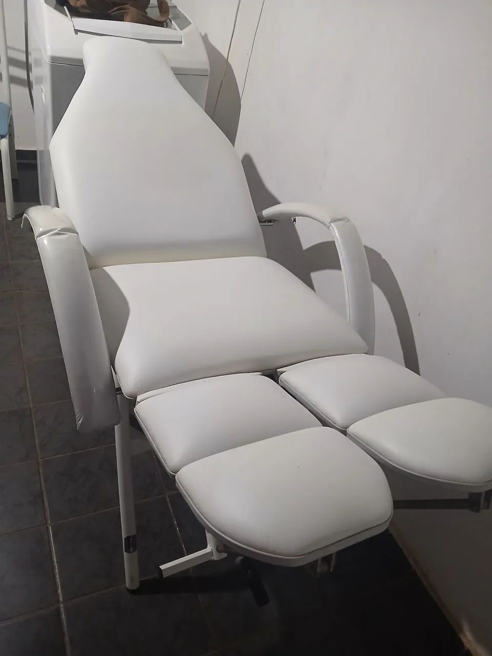Cadeira de podologia com mocho 