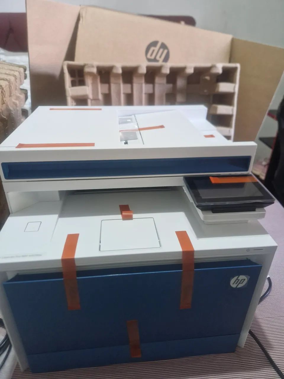 HP Color Laserjet Pro MFP 4303fdw - Foto 3
