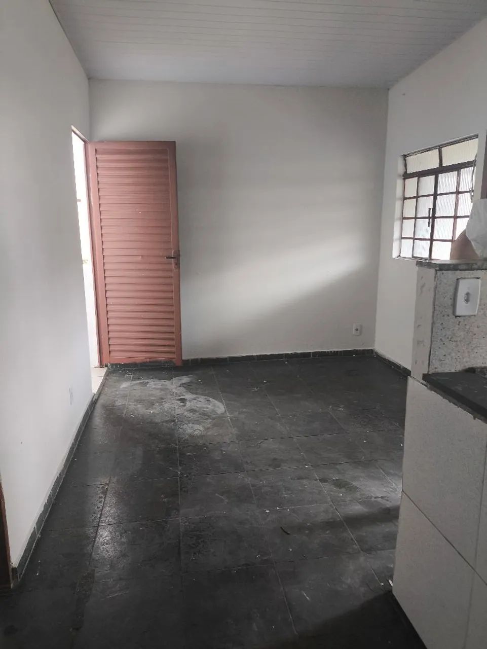 Alugo cs 2 quartos sem garagem  - Foto 4