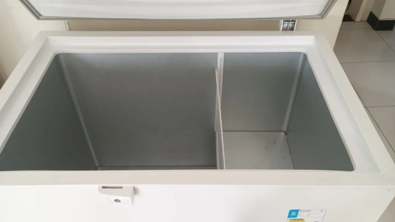 VENDE-SE FREEZER ELETROLUX NOVO, 324L. MENOS DE UM ANO DE USO  - Foto 4