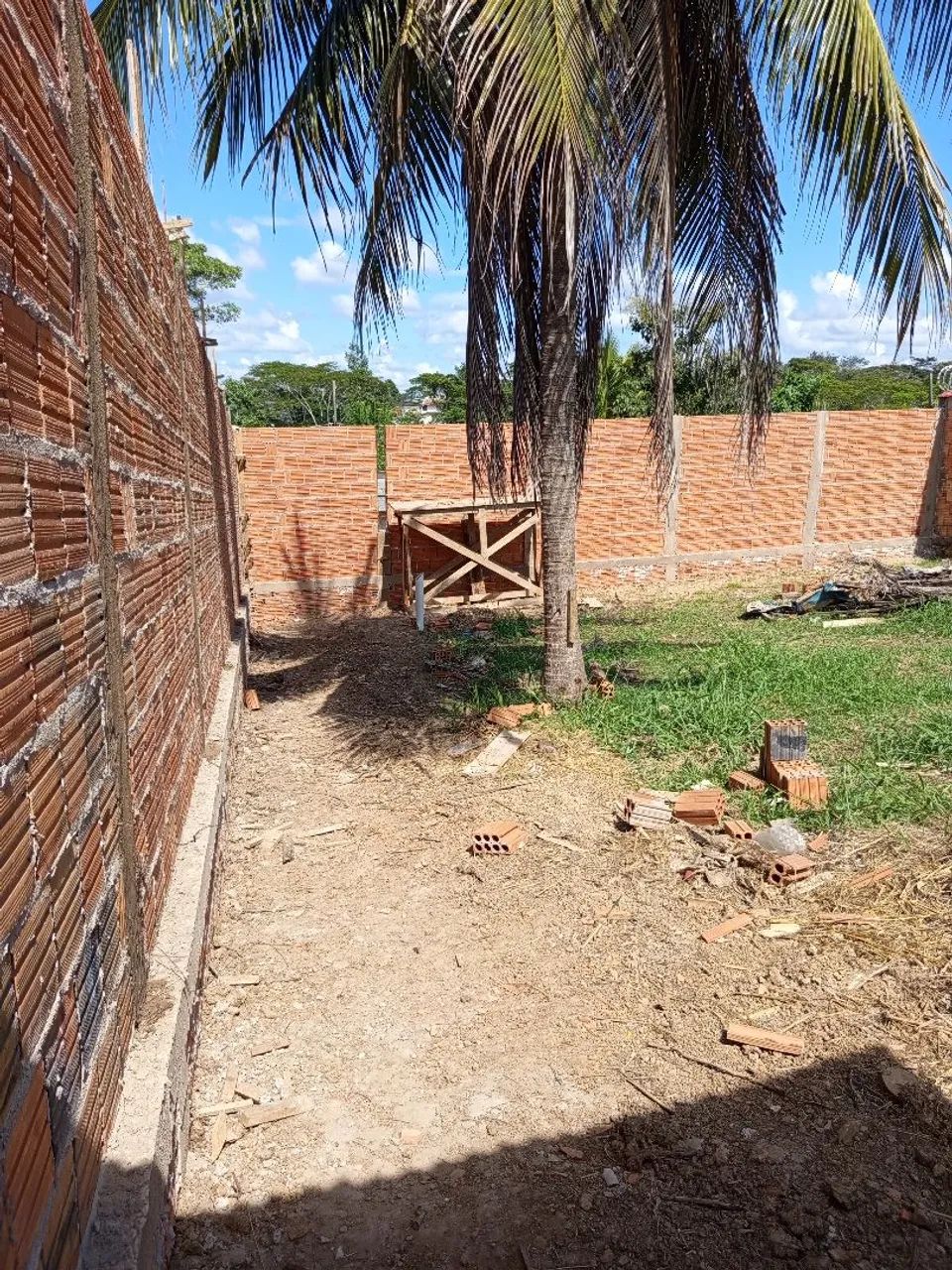 Vendo terreno murado com área e banheiro  - Foto 2