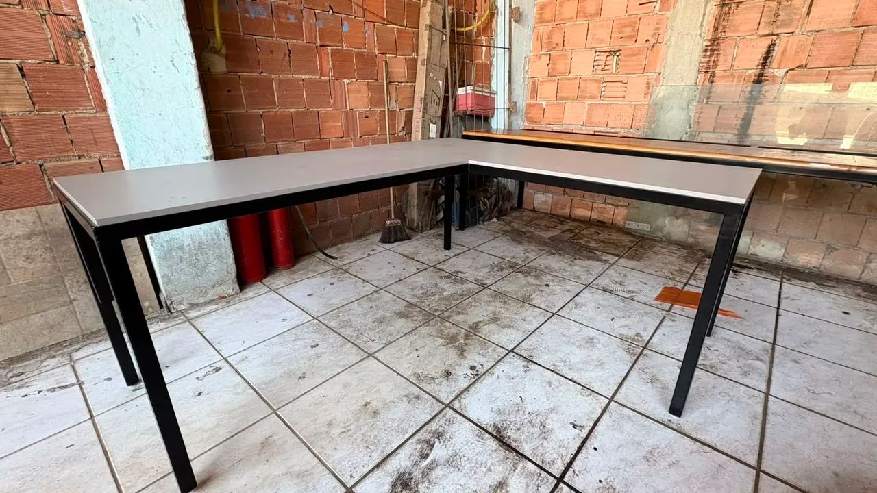 Mesas de escritório em L e uma base  - Foto 5