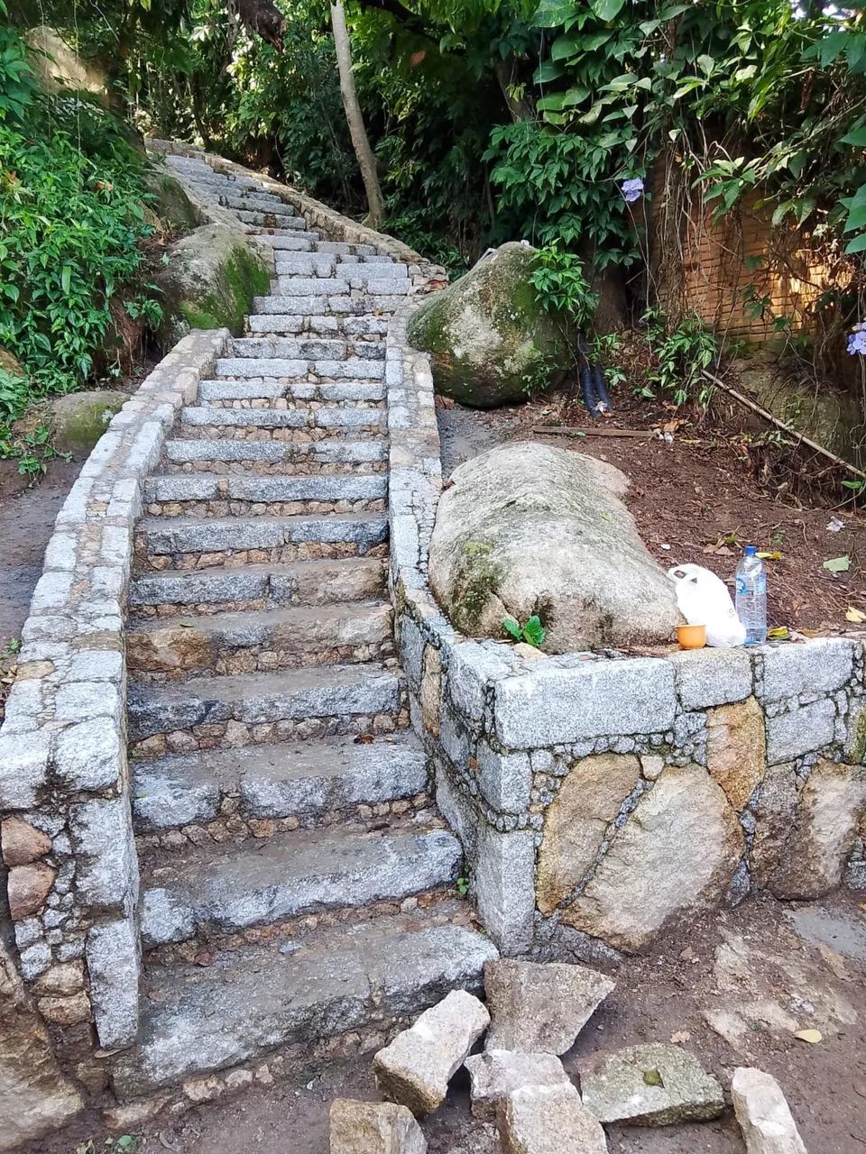 Muros de pedra e detonação  - Foto 2